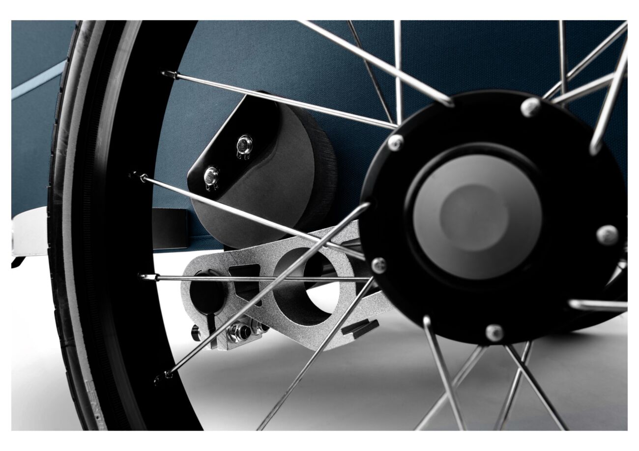 001 Deichsel Graphite Blue Tuure Croozer images 14